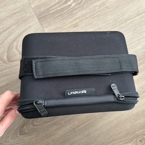 LIKE NEW Melin Travel Hat Case - used once - Picture 5 of 5